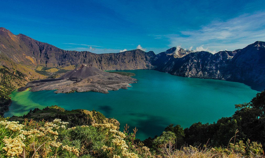 Gunung-Rinjani-Nusa-Tenggara-Barat
