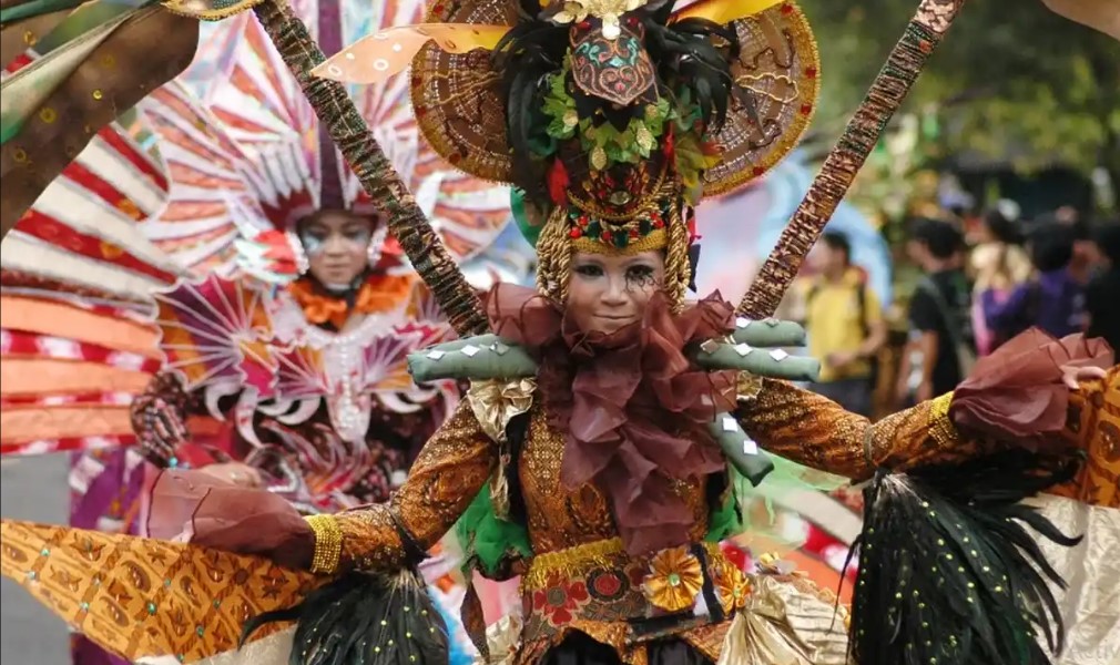 Manfaat-Mengunjungi-Wisata-Budaya-dan-Sejarah