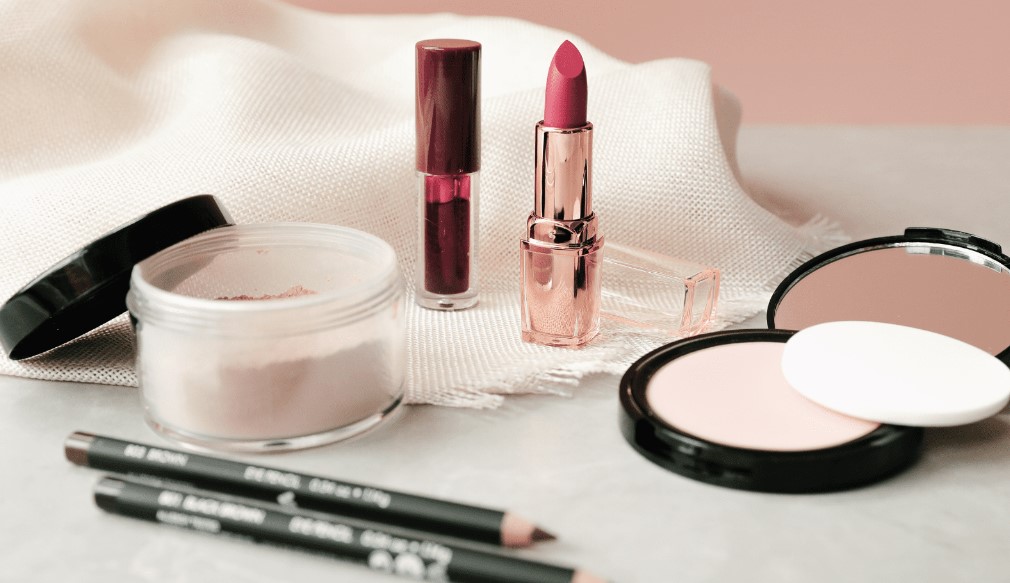 Mengapa-Makeup-untuk-Pemula-Perlu-Mengikuti-Tahapan-yang-Tepat