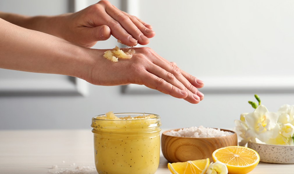 Menggunakan-Bahan-Alami