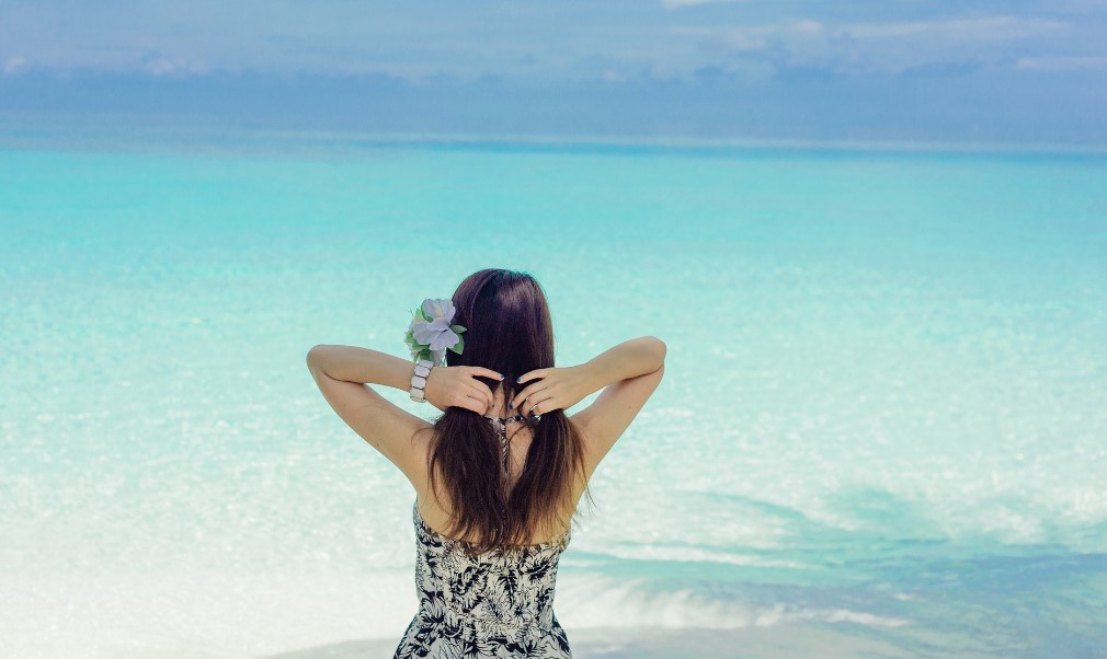 Penyebab-Utama-Kulit-Terbakar-Saat-Berwisata