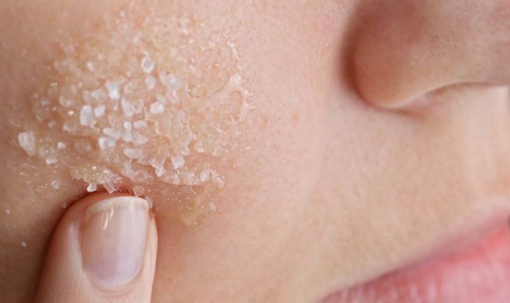 Rutin-Melakukan-Eksfoliasi